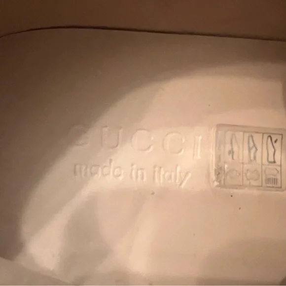 Men’s Gucci black leather Ace metallic stars low top sneakers. AUTHENTIC - Picture 5 of 6